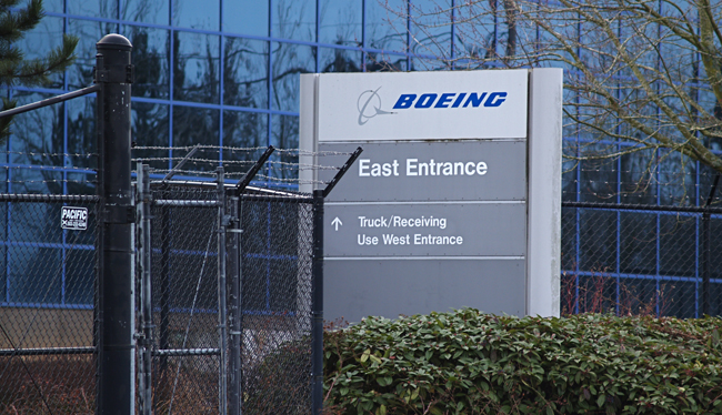 SPEEA Workers At Boeing Split In Narrow Votes On Contract Extension ...